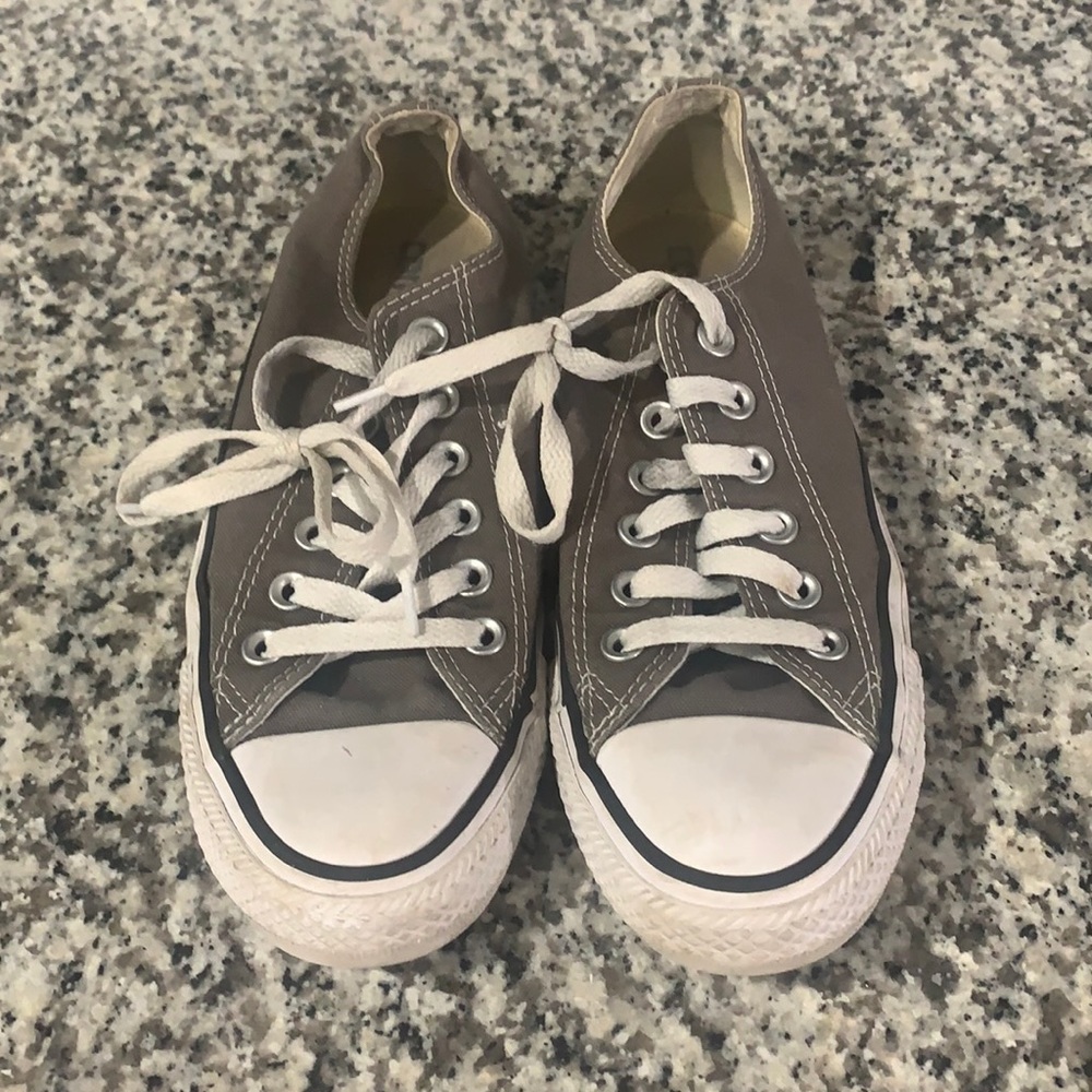 Converse size 7 women’s gray